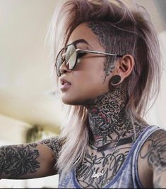 Woman With Tattoos, Tattoed Women, Tattoed Girls, Tattoo Life, Shaved Head, Tell Your Story