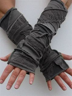 Apocalyptic Fashion, Gloves Fashion, Long Gloves, Vintage Casual, Knitted Gloves, Outfits Summer, Winter Casual