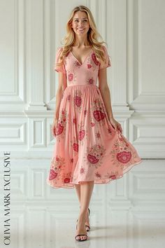 Olivia Mark - Elegant Blush Pink Midi Dress with Floral Pattern and Short Sleeves Blush Pink Midi Dress, Spring Breeze, Pink Midi, Pink Canvas, Charm Making, Flowing Skirt, Pink Midi Dress, Flutter Sleeves, Red And Gold