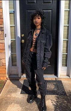 Aesthetic Black Women Outfits, Cute Casual Outfits Black, Gym Aesthetic Black Women, Grunge Outfits Black, Black Alternative Girl, Casual Outfits Black, Black Women Outfits, Afro Goth, Feminine Masculine