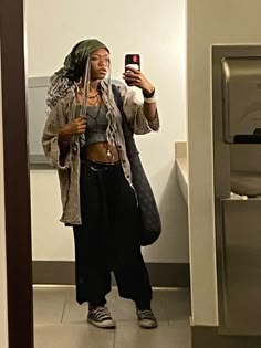 Boho Outfits Black Women Pants, Black Hippy Outfits, Boho Outfits For Black Women, Bohomeian Style Black Women, Boho Outfit Ideas Black Women, Earthy Outfits Black Women Grunge, Black Boho Fashion, Earthy Emo Aesthetic, Afrocentric Fashion Street Styles