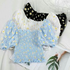 Chiffon Puff Sleeve, Daisy Crop Top, Hubble Bubble, Romantic Tops, Drape Jacket, Fashion Top Outfits, Modest Dresses Casual, Daisy Dress, Puff Sleeve Crop Top