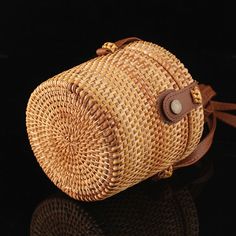 Brand Name: Kylethomasw Handbags Type: TotesTypes of bags: Handbags & Crossbody bagsMain Material: StrawLining Material: PolyesterShape: Barrel-shapedHardness: SoftPattern Type: SolidInterior: Interior Key Chain HolderInterior: Interior CompartmentInterior: Interior Zipper PocketInterior: Interior Slot PocketInterior: Cell Phone PocketDecoration: ChainsDecoration: LOCKExterior: Silt PocketOccasion: VersatileClosure Type: COVERStyle: BohemianModel Number: bolsas feminina Rattan Handmade Clutch In Beach Crossbody Mobile Phone Bag, Pouch Mobile Phone Bag For Beach, Beach Pouch For Mobile Phone, Beach Mobile Phone Pouch Bag, Travel Straw Pouch Bag With Adjustable Strap, Portable Satchel Shoulder Bag For Beach, Beach Portable Satchel Shoulder Bag, Beach Season Travel Shoulder Bag With Mobile Phone Pocket, Travel Beach Season Shoulder Bag With Mobile Phone Pocket