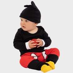 Your little Mousketeer will be sure to look adorable in this onsie! This Disney all in one mimics the classic Mickey Mouse character outfit and has the iconic Mickey colours. Paired with an adorable black hat with mouse ears, and yellow built in feet which makes this footies super cozy! Your little mouse will be ready to rock the Mickey Mouse Clubhouse. Mickey Mouse Characters, Mouse Character, Baby Mickey Mouse, Classic Mickey Mouse, Little Mouse, Baby Mickey, Black Baby, Mickey Mouse Clubhouse, Disney Merchandise