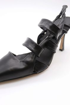 Braelynn Pointy Toe Slingback Pumps Synthetic leather 9cm heels This product has been hand-picked by Storets' stylists. Slingback Pump, Synthetic Leather, Hand Picked, Kitten Heels, Pumps, Heels, Leather, Black