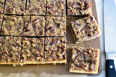 Finger Dessert, Pie Bars Recipe, Pecan Pie Bars Recipe, Crunchy Snacks, Easy Bar Recipes, Greek Recipes Authentic, Easy Bar, Recipes Authentic