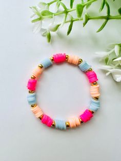 This bracelet is super cute and preppy to wear Pulseras Ideas, Sea Beads, Preppy Inspo, Flemington Nj, Clay Bracelets, Preppy Bracelets, Bracelets Ideas, Colorful Bracelet, Preppy Jewelry