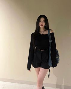 Outfit Celana Pendek, Style Korea Casual, Short Outfits Korean, Outfit Celana, Short Girl Outfits, Outfit Korean Style, Korean Girl Fashion, Korean Fashion Trends