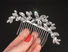 A beautiful, sparkling, and elegant bridal hair comb, this accessory adds a touch of sophistication to any bridal hairstyle. It looks stunning whether worn at the back or side of the head, making it a stunning choice for any bride.  Crafted with clear rhinestones, this comb catches the light beautifully, ensuring you shine on your special day * Length: 10cm. * Width: 5cm. Elegant Bridal Hair, Silver Wedding Hair, Silver Hair Comb, Wedding Hair Piece, Headpiece Jewelry, Crystal Hair Comb, Wedding Hair Comb, Crystal Accessories, Hair Comb Wedding