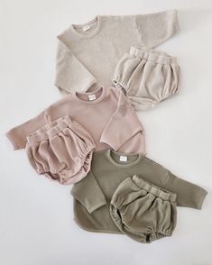 The set runs a bit big. Please size down if your little one is in between sizes.- 2 pc set includes a waffle pullover long-sleeve top and bloomers with an elastic waistband- 100% Cotton- Available in oat, antique pink and olive- Made in South Korea- Exclusive to At Noon CareMachine wash cold with like colors.Do not Bleach. Hang dry.Cool iron if needed. Do not dry clean. Lil Nugget, Babies Outfits, Theme Board, Baby Theme, Baby Themes, Long Tee, Baby Must Haves, At Noon, Animal Photos