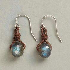 Labradorite Earrings, The Ear, Jewelry Projects, Diy Earrings, Leather Earrings, Leather Jewelry, Silver Wire, Leather Cord