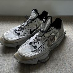 Nike Zoom Mmw 4 Matthew Williams - Stone, Black, Chrome - Size 12 In Excellent Condition Matthew M Williams, Matthew Williams, Black Chrome, Shoes Nike, Nike Zoom, Mens Shoes Sneakers, Gray White, Nike Shoes, Men's Shoes