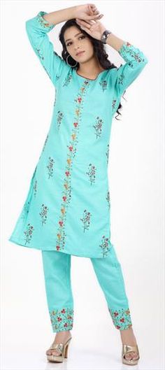 Blue color Tunic with Bottom in Cotton fabric with Embroidered, Floral, Printed, Thread work Blue Cotton Sets With Floral Embroidery, Blue Floral Embroidered Cotton Sets, Cotton Kurti Set, Mens Wear Shop, Kids Wear Girls, Embroidered Kurti, Fancy Kurti, Kurti Set, Sky Blue Color