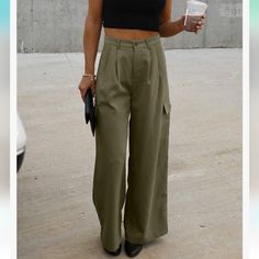 New With Tags Can Be Dressed Up For Work With Heels Or Dressed Down With A Tshirt And Sneakers Beachy Pants, Preppy Logo, Cargo Pants Color, Khaki Pants Women, Black Palazzo Pants, Wide Leg Cargo Pants, Printed Palazzo Pants, Khaki Chino Pants, Hippie Pants