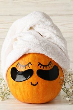 Pumpkin Facial, Kosmetyki Mary Kay, Esthetician Inspiration, Skin Care Pictures, Esthetician Room Decor, Esthetician Marketing, Pumpkin Wallpaper, Skin Facts, Skin Aesthetics