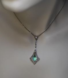 Edwardian Emerald Necklace, Antique Jewelry Sets, Emerald Necklace Vintage, Vintage Emerald Jewelry, Edwardian Era Jewelry, Antique Emerald Necklace, Antique Jewelry Design, 1912 Jewelry, Edwardian Jewelry Necklaces