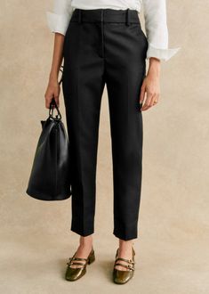 Trousers with Mid-rise Waist;Straight 7/8 leg;Folded pleat on the front and back;Zip and clasp fastening on the front;Inside leg length: 71 cm (on a size EU36/UK8) French Women, Black Trousers, Work Wardrobe, Look Chic, Parisian Style, Look Cool, Capsule Wardrobe, Work Outfit, Style Me