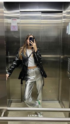 Styling Metallic Pants, Outfits With Metallic Pants, Metallic Pant Outfit, Chrome Pants Outfit, Metallic Party Outfit, Metallic Outfit Ideas Party, Metallics Outfit, Silver Metallic Pants Outfit, Silver Pants Outfit Night