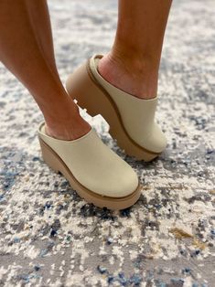 R-Test Suede Clogs, Beige Makeup Bar, Flannel Vest, Fall Neutrals, Suede Clogs, Platform Clogs, Dresses By Length, Chunky Platform, Skirt Leggings, Lug Sole