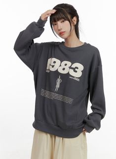 lettering-oversized-sweatshirt-cg430 / Dark gray Print Lettering, Festival Trends, Prom Girl, Prom Outfits, Fashion Korean, Fall Fashion Trends, Korean Street Fashion, Plus Size Jeans, Kpop Fashion