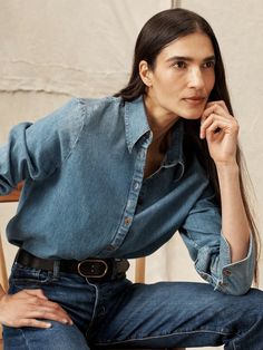 Women's Tops & Blouses | Banana Republic Fall Denim Trends, Short Sleeve Denim Shirt, Black Linen Pants, Wardrobe Consultant, Camisa Jeans, Womens Denim Shirt, Fall Denim, Denim Trends, Trends 2024