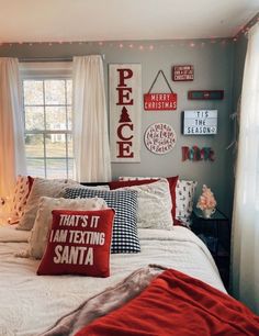 Holiday Room Decor, Holiday Room, Dekorasi Kamar Tidur, Cosy Christmas, Christmas Decorations Bedroom, Christmas Room Decor, Christmas Feeling, Christmas Bedroom, Christmas Room