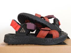 Mens Shoes Sandals, Nike Acg, Sleek Design, Shoes Sandals, Men's Shoes, Black And Red, Shoe Accessories, Mens Accessories, Brand New