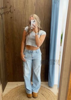 winter/autumn/fall clothes, trendy outfit inspo, fashion aesthetic Cute Easy Outfits For School, Board Night, Jean Fits, Trendy Outfit Inspo, Teen Outfits, Clothes Trendy, Casual Preppy Outfits, Cute Lazy Outfits, Weekly Outfits