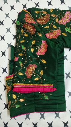 Painted Embroidery, Saree Painting Designs, Embroidery Blouses, Cutwork Blouse, Saree Painting, Blouse Ideas, Computer Work, Maggam Works, Cutwork Blouse Designs