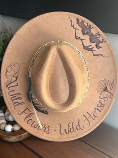 Wildflowers & Wild Horses Lainey Wilson Custom Hand Burned Wide Brimmed Cowgirl Hat - Etsy Lainey Wilson Costume Ideas, Cowboy Hat Crafts