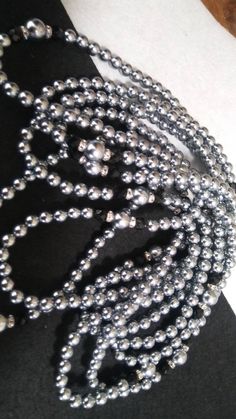 ON SALE Vintage high-end lot of three gray beaded rhinestone rondelle necklaces in excellent vintage condition. The first one measures 36 in, second one measures 44 in and the third one measures 48 in. Gray Lucite beads, black glass beads and glass rhinestones. Very nice addition to any collection. Costume Jewelry Sets, Foxy Brown, Grey Beads, Mid Century Jewelry, Vintage Bracelets, Chain Styles, Jewelry Set, Clip On Earrings, Etsy Gifts