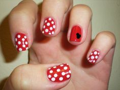 Kiss Nail Art, Minnie Nails, Disneyland Nails, Mouse Nails, Minnie Mouse Nails, Nail Art Paint, Birthday Nail Designs, Mickey Nails, Disney Honeymoon