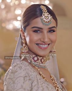 Fashion icon Tara Sutaria Latest Bridal photoshoot Walima Makeup, Girls Party Hairstyles, Hairstyles For Thinning Hair, Tara Sutaria, Hairstyles Design, Vacation Outfits Women, Bridal Jewels, Desi Wedding Dresses, Wedding Lehenga Designs