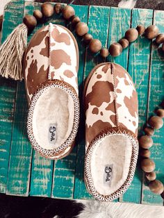 Western Slippers, Ugh Shoes, Cow Things, Western Wallpapers, Trendy Slippers, Cowgirl Stuff, Cut Shoes, Western Stuff, Western Bedding