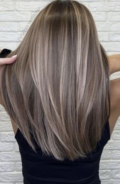 Ash Brown Hair With Highlights, Light Brown Hair Styles, Light Brown Hair Shades, Brown Hair Styles, Old Money Brunette, Light Ash Brown Hair, Light Brown Hair Color, Brown Hair Inspiration, Perfect Blonde Hair