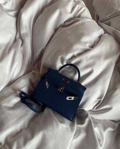 Hermes Bags Blue, Navy Blue Birkin, Small Birkin Bag, Navy Birkin, Blue Bag Outfit Ideas, Blue Hermes Bag, Blue Bag Aesthetic, Hermes Bag Aesthetic, Blue Kelly Bag