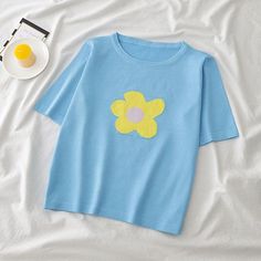 Flower Power T-Shirt 🌼 - Sour Puff Shop Egirl Clothing, Knitted Flower Pattern, Y2k Necklace, Y2k Party, Baby Tees Y2k, Y2k Baby Tee, Knitted Flowers, Light Knit, Retro Summer