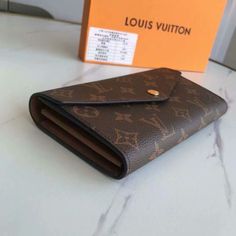 PRODUCTDETAILS Includes Shipping bags, dustbag sleeper, care manual, booklet, tag. Luxury Brown Wallet, Marc Jacobs Crossbody Bag, Marc Jacobs Wallet, Louis Vuitton Sarah Wallet, Louis Vuitton Artsy Mm, Cream Bags, Card Holder Purse, Louis Vuitton Neverfull Mm, Printed Purse