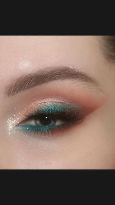 Saw Makeup, Saturday Post, Teknik Makeup, Green Eye Makeup, Green Eye, Green Eyeshadow