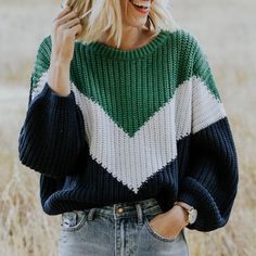 Photos Are From Roolee But Ive Seen Them In Other Boutiques If Anyone Is Selling Please Let Me Know!!!!!!!! Minimalist Moda, Mode Shoes, Colorblock Sweater, Women Sweaters Winter, Minimal Outfit, Color Block Sweater, Online Tops, Sweater Long Sleeve, Oversized Sweater