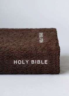 #kainos #kainosstudios #bible #biblecover #fuzzybiblecover #cutebible #modernbible #aestheticbible #modernbible #biblejournalingcommunity #biblestudytips #bibleverseoftheday #church #churchoutfit #churchaccessories #bibleaccessories #biblegift #christiangift #christianpresent #christianity #christianliving #christiangirl #christianoutfit #christianoutfits #outfitoftheday #outfitstyle #christianaesthetic #churchfit #whatsinmybag #outfitaccessories #designerpurse #outfitlayout #jacquemus #jacquemusbeachbag #jacquemuspetit #blackjacquemusbag #stirrupleggings #jacquemusoutfit #jacquemusunboxing #churchoutfitideas #lducoffeedallas #dallastexas #smallbusinessowner #orangebox #orangepackaging #jesus #jesuslovesyou #jesuslovesyoubox #jesuslovesyougift #brownbiblecover Fabric Bag Design, Jacquemus Bag