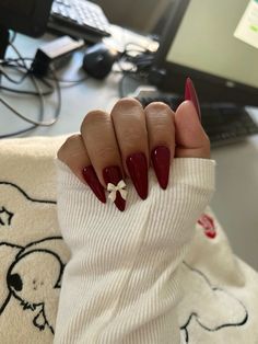 Wine Red Valentine Nails, Cherry Wine Nails Acrylic, Maroon Nails For Prom, Maroon Nails Aesthetic, Marron Red Nails Acrylic, Cherry Wine Nails Design, Almond Nails Valentines Day Red, Maroon Almond Nails Design, Cherry Nail Inspiration