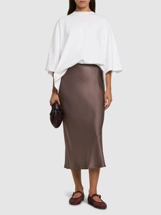 Find ANINE BING Bar Silk Satin Midi Skirt on Editorialist. Zip closure. Model is wearing a sizeS Brown Silk Skirt Outfit, Brown Silk Skirt, Silk Skirt Midi, Silk Skirt Outfit, Silk Midi Skirt, Silk Maxi Skirt, Latest Skirts, Satin Midi Skirt, Brown Skirts