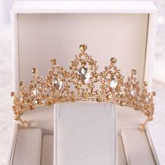 Quinceanera Tiaras, Charro Quinceanera Dresses, Queens Tiaras, Champagne Gold Color, Bridal Headwear, Beautiful Tiaras, Gold Tiara, Gaun Fashion, Princess Tiara