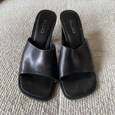 90s vintage Aldo black leather kitten heels square toe slip on open toe basic sandals. Marked size 7 90s Sandals, 2000s Boho, Basic Sandals, Fashion Decades, Black Kitten Heels, Square Toe Sandals, Square Toe Heels, Aesthetic Shoes, Slingbacks