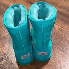 Never Been Worn Before. Pet Free Smoke Free House. Brand New! I’m Opened To Deals And It Will Fit A Woman With Small Feet Green Ugg Boots, Ugg Plastic Boots, Green Uggs, Light Blue Ugg Boots, Blue Ugg Boots, Navy Blue Ugg Boots, Girl Uggs, Girls Black Boots, Chestnut Uggs