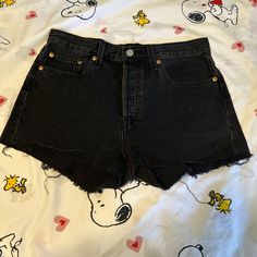 Never Worn Levi Shorts, Shorts Black, Levi's, Denim Shorts, High Rise, Womens Shorts, Women Shopping, Black, Color