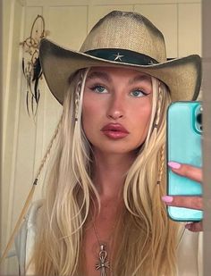 Cowgirl Style Hairstyles, 2023 Cowgirl Trends, Hair For Rodeo, Country Hairstyles With Cowboy Hat, Hairstyle For Cowgirl Hat, Cowgirl Short Hairstyles, Rodeo Hair Hairstyles With Hat, Country Hair Styles With Hat, Cowgirl Hat Hairstyles Short