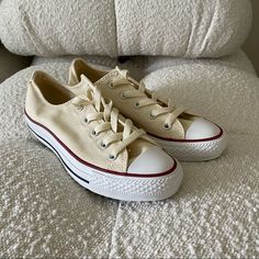 Converse Chuck Taylor Natural White Womens Size 6 Nwt Cream Lace-up Canvas Shoes, Cream Lace-up Canvas Shoes For Summer, Cream Low-top Canvas Shoes For Summer, Cream Canvas Shoes For Summer, Summer Cream Canvas Shoes, Casual Cream Canvas Shoes, Cream Sporty Canvas Shoes For Spring, Sporty Cream Canvas Shoes For Spring, Cream Round Toe Canvas Shoes