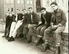 SKINHEADS Skinhead Boots, Uk Culture, Punk Rocker, Northern Soul, Estilo Punk